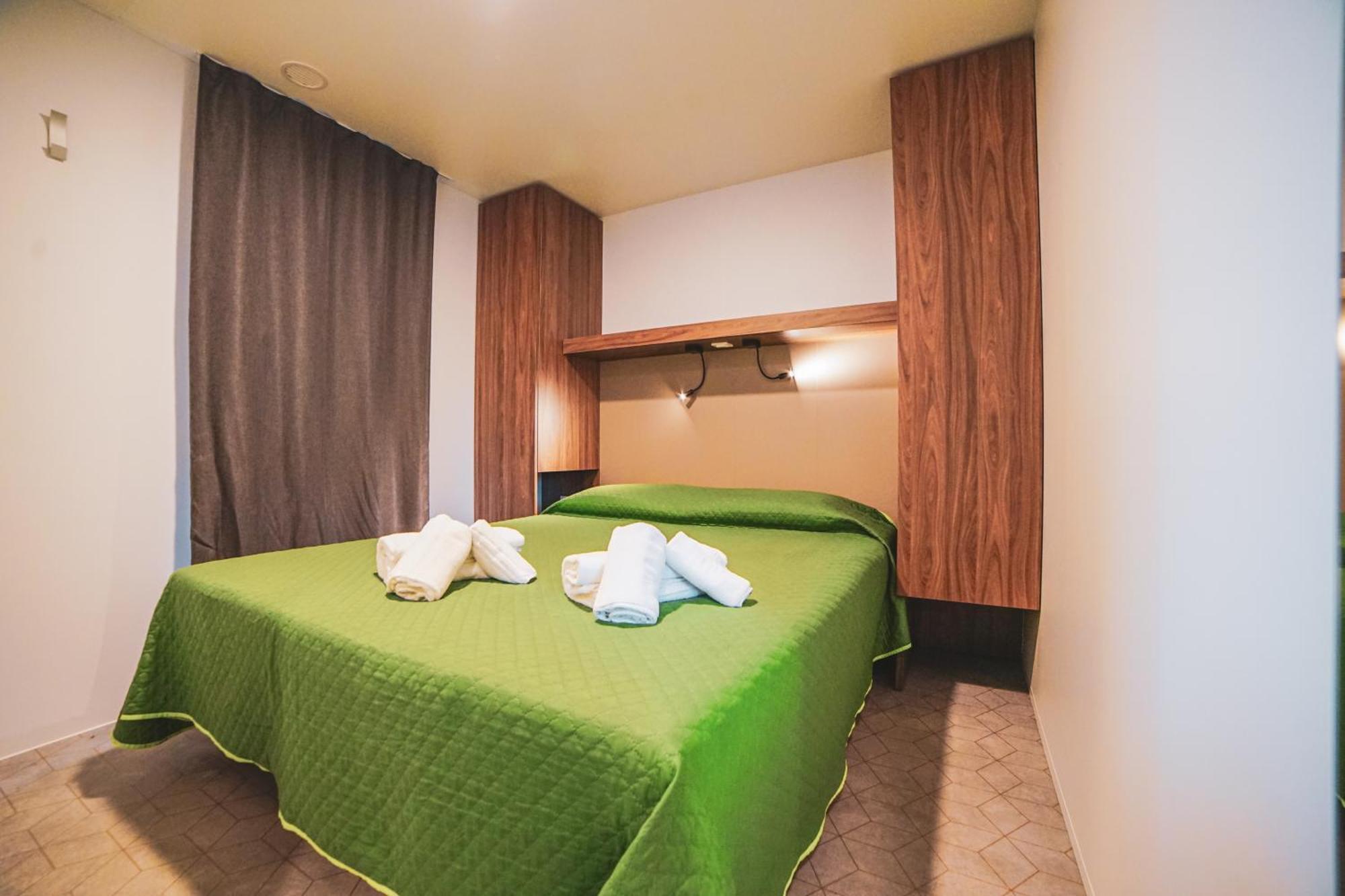 סוטומרינה Hotel Park E Mobil Home מראה חיצוני תמונה
