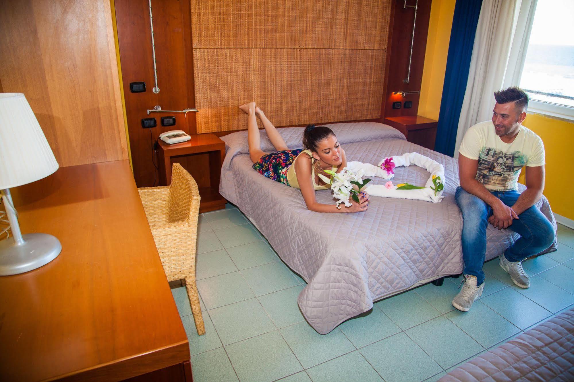 סוטומרינה Hotel Park E Mobil Home מראה חיצוני תמונה