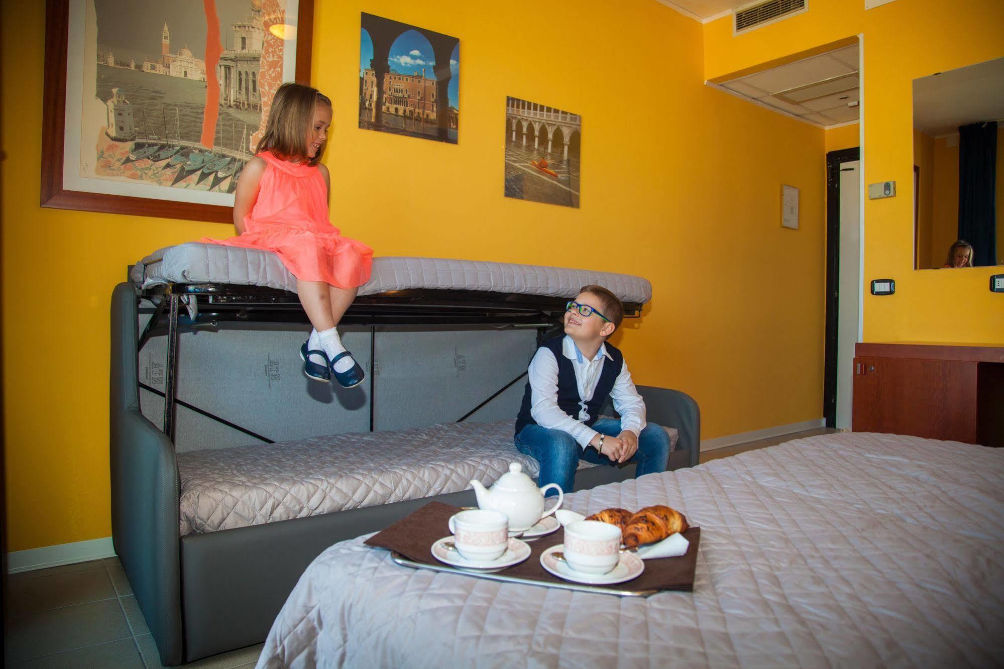 סוטומרינה Hotel Park E Mobil Home מראה חיצוני תמונה