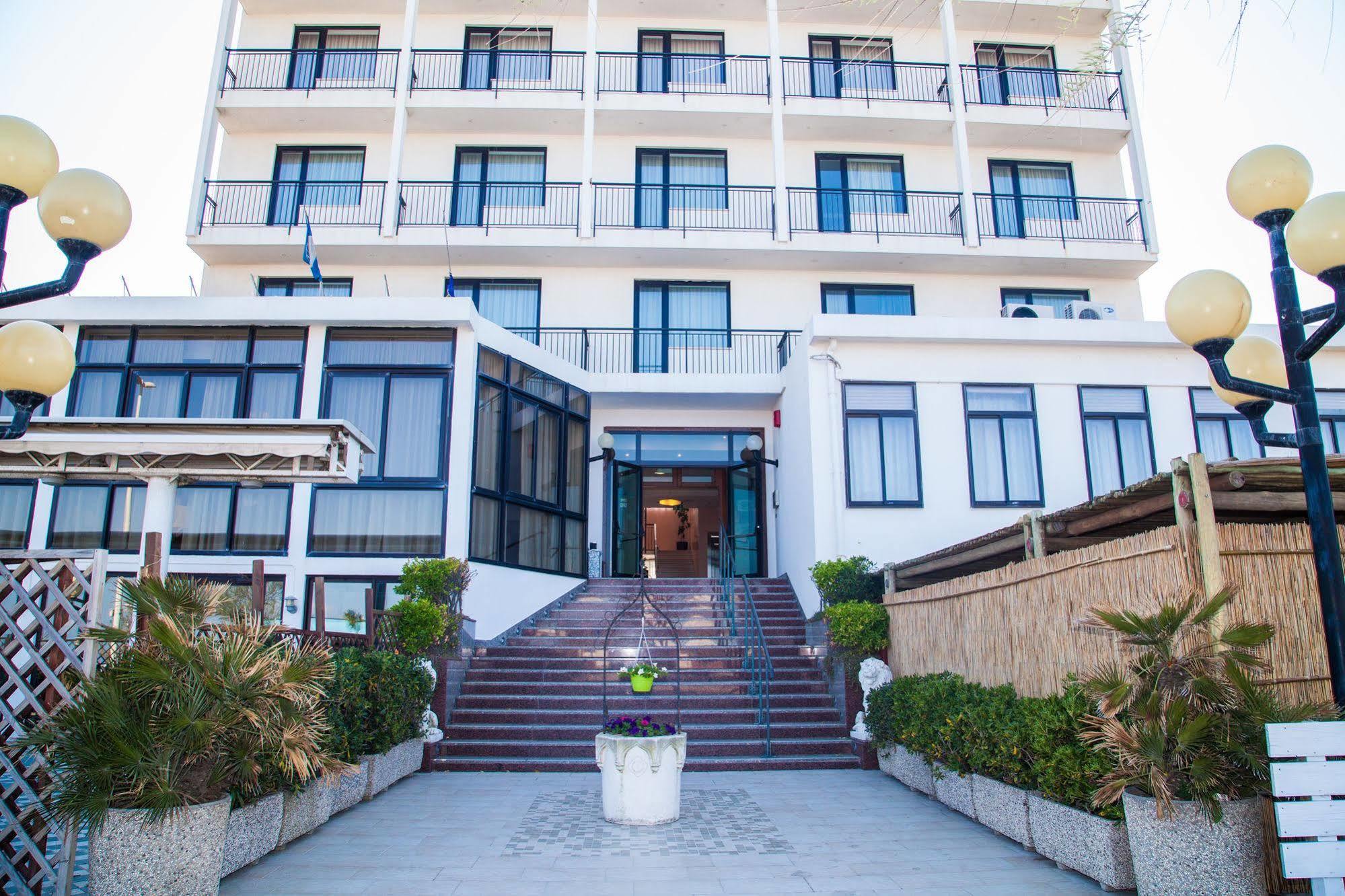 סוטומרינה Hotel Park E Mobil Home מראה חיצוני תמונה